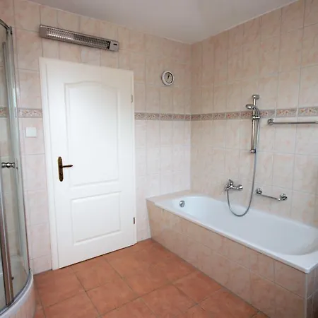 度假居 Reetdachhaus 